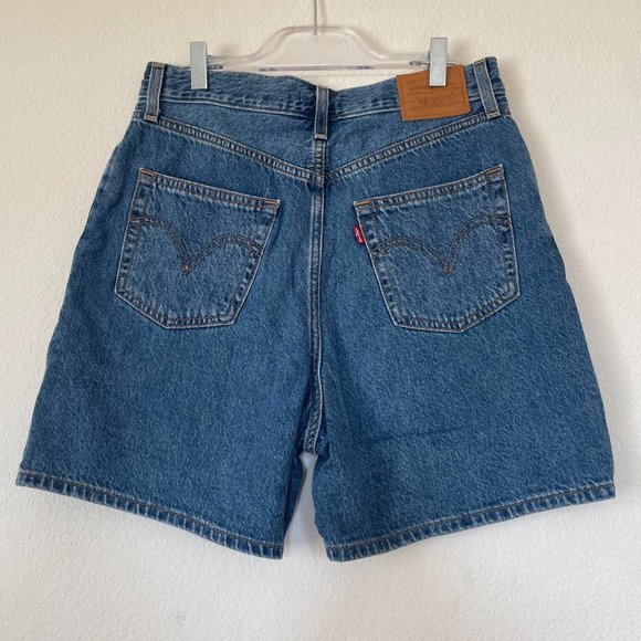 Levi’s Ribcage Pleated Denim Shorts - Picture 2 of 8